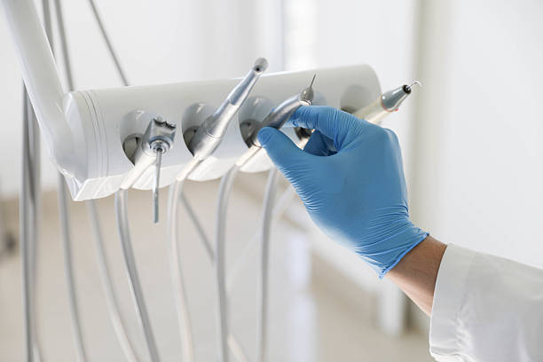 Professional Emergency Dentist technician working in Prince's Lakes, IN